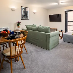 Stylish 2-bed Centre With Free Parking - At Hem Apartment Southampton